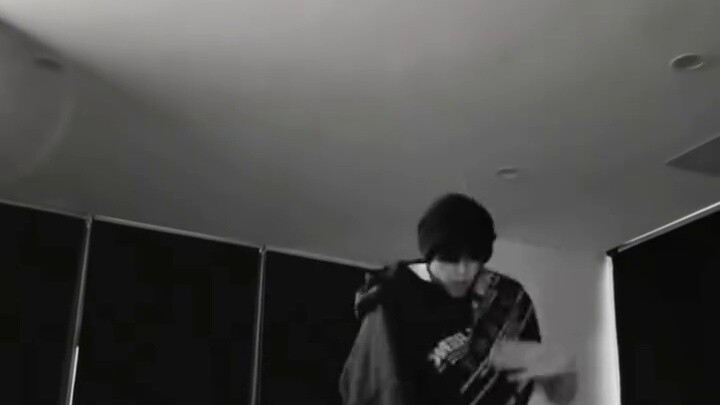 رد فعل على رقصة منفردة لتشانغ غوي يوان من الجيل الرابع لعائلة tf مع تحليل التفاصيل والدقة مثل ليكي ج