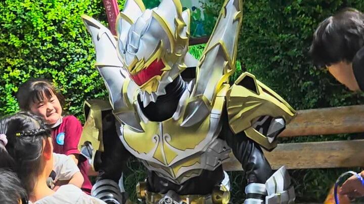 Sudah dengar belum? Seorang kaisar yang lembut telah datang ke dunia ini