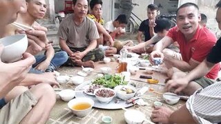 Thịt chó nấu rượu mận ngon tuyệt vời. Mòi cả nhà nhé.