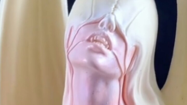 Kiss of death gk statue spray painting sharing semi-transparent production