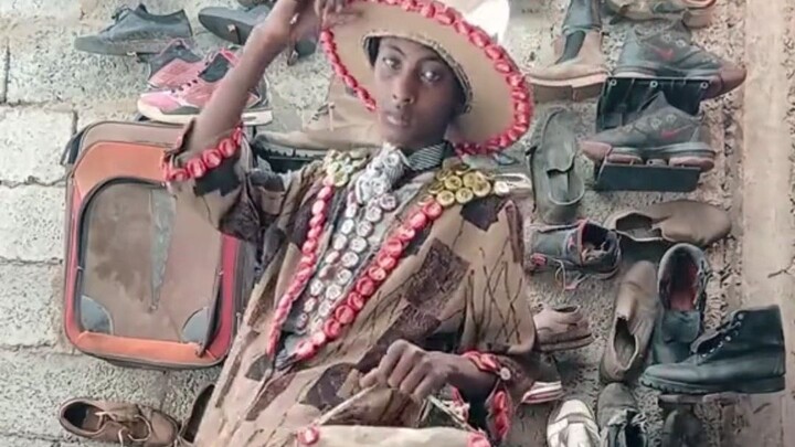 Ethiopian vlogger Kalu Putic’s cosplay show: crafting “wasteland-style” fashion by hand from discard