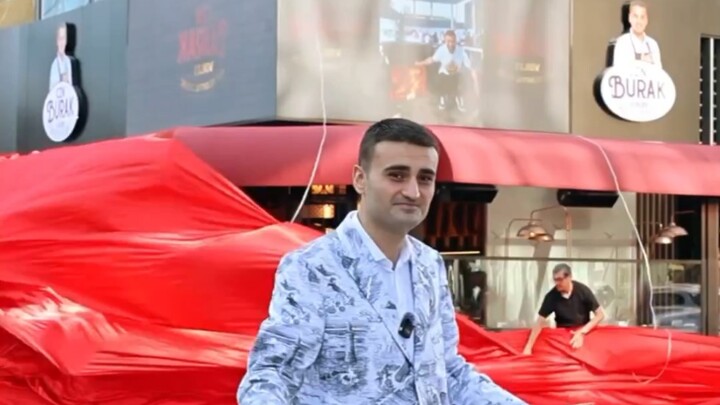 New restaurant just opened, friends!