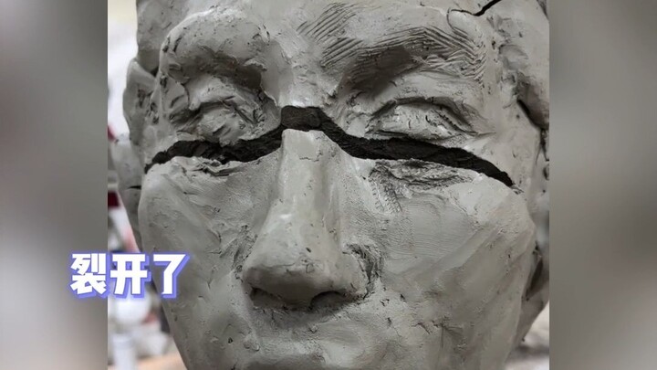 Clay Sculpture: You Say, "Princess, Please Close It"