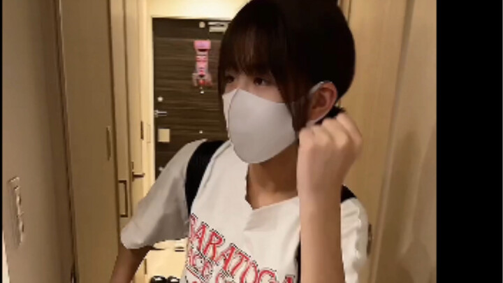 A regular at Japanese dermatology clinics! Sweat allergies are one thing, but dust allergies...?