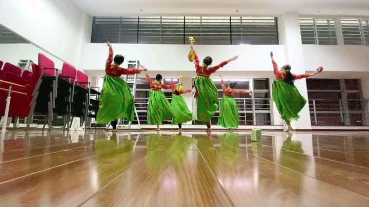 "Tang Palace Night Banquet" I practiced in costume today~ Two nights