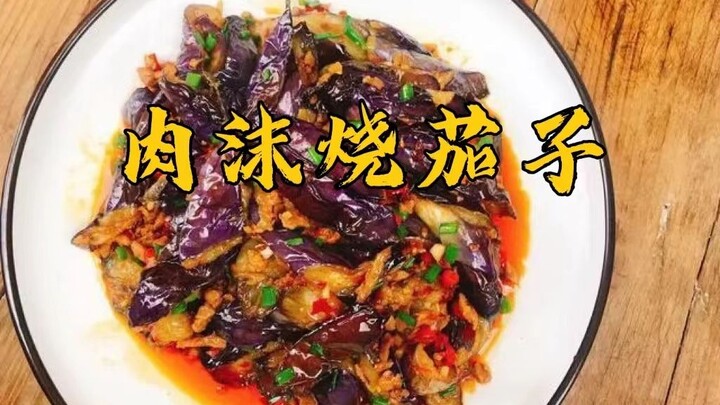 Terong bakar yang enak banget sekaligus berminyak, tiap orang bisa habis dua mangkuk nasi. Sayangnya