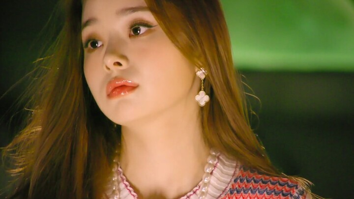 Wow! The Korean romance show shark is so beautiful! She got the heroine's script.