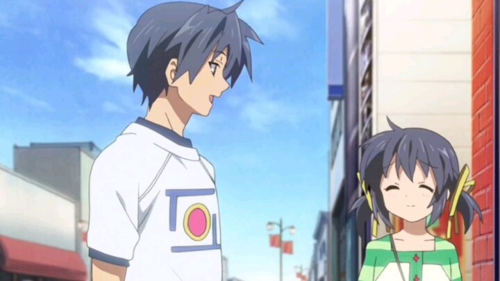 Tomoya is also a lolita fan