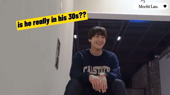 Han joon-hwi (?) or Kim Bum cute moment "is he really one of the oldest cast here?" - Law School