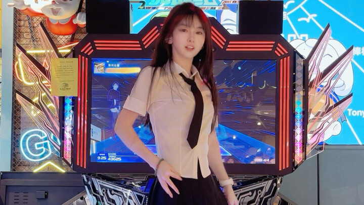 Why is she dancing exactly like the little character on the screen…?