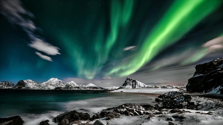 Timelapse of Northern lights - Aurora Borealis 2024