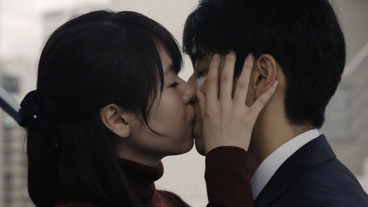 A top-tier gold-digging woman plays both sides, “playing poker” between two men—so fiery! Japanese f