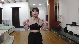 Bagaimana rasanya menarikan tarian EXO tanpa keterampilan dasar? Sang blogger kecantikan yang iseng 