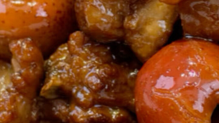 Untuk membuat iga panggang hawthorn yang berwarna merah mengkilap, daging iga yang empuk dan lembut,