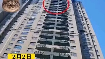 Người đàn ông vì mâu thuẫn gia đình đã ném ghế từ tầng 21, điểm rơi cách vỉa hè chưa đến 0,5 mét.
