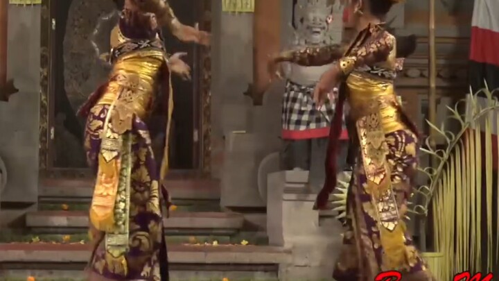 Màn trình diễn vũ đạo Legong Semarandana kinh dị nhất trên sân khấu Balélung