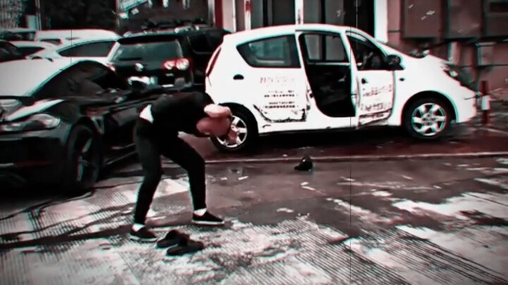 Jam yang Berputar ke Arah Sebaliknya