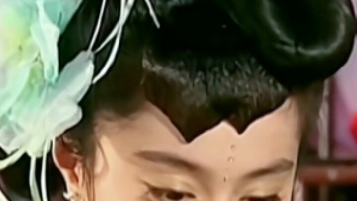 Gila! Gaya rambut poni gigit anjing yang aneh ini malah bisa dia kuasai semua!