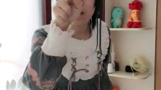 Video berpakaian wanita ala Tuo Geng secara tak terduga bocor