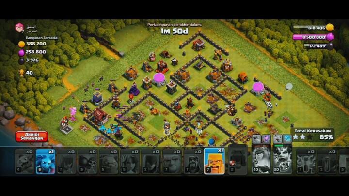 bermain clash of Clans.