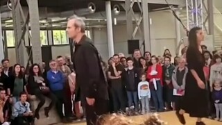 الأشخاص الذين قدر لهم أن يكونوا معًا سوف يقعون في الحب دائمًا.