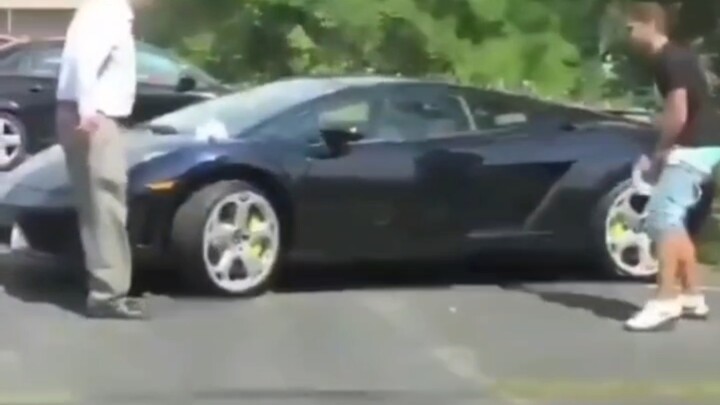 Bro ngelakuin prank malah kena tembak Taser beneran!