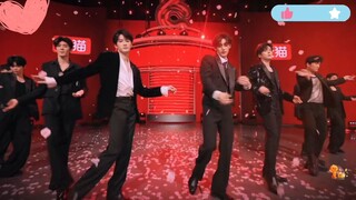 บอยแบนด์ของ Tan Jianci & Ding Chengxin & Wei Zheming เต้นท่ากวาดขาให้ฉันด้วย เจ๋งมาก