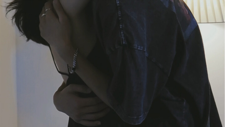 A super-erotic, intimate couple’s vibe compilation—ahhh, I just love my boyfriend’s kisses so much!