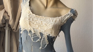 أسلوب بالٍ وممزق