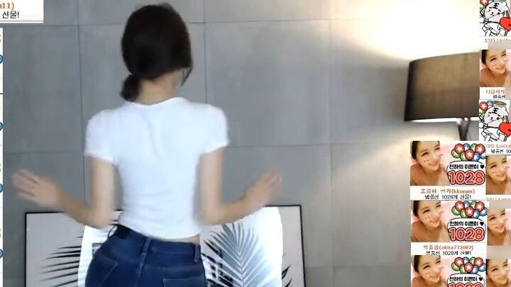 Bộ sưu tập quần jeans Yin Suwan (3)