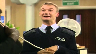 กู๊ดดี้แกล้งสารวัตรฟาวเลอร์ The Thin Blue Line