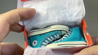 【Mini Shoes】Gwen deserves a new pair of shoes