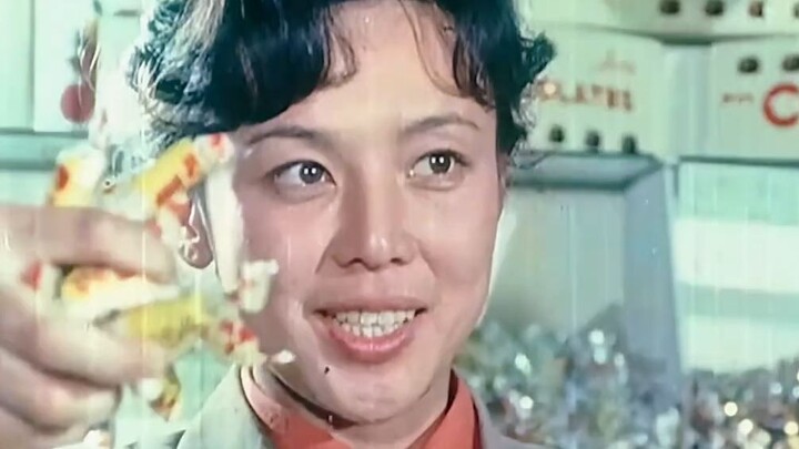 “Đoạn cô ấy giới thiệu kẹo này, đến bây giờ xem vẫn đạt đến mức độ xuất thần!”