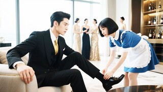 Dikhianati lalu cerai, gadis jadi pelayan CEO, pria dingin itu malah jatuh cinta padanya....YT