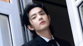 Damn it! I completely understand why he is called "Xiao Huang", he is well deserved for his good loo