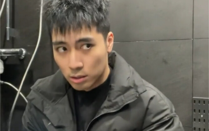 小时候走路的样子真帅
