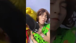 Tôi tên là Phạm Thị Hồng Nhung kiểu BẤT ỔN. Xưởng sản xuất dép Nguyễn Như Anh VÔ CÙNG BẤT ỔN.
