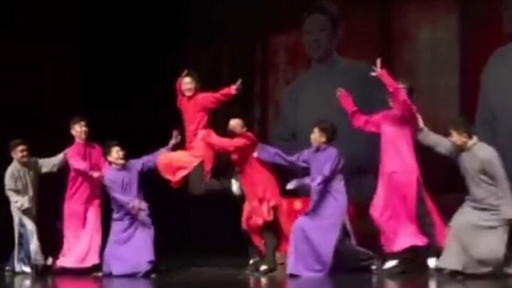 【Kim Phi】【Trần Hi】Vua nhảy của cửa hàng bao tải bạn thân của bạn đã lên sóng rồi đấy