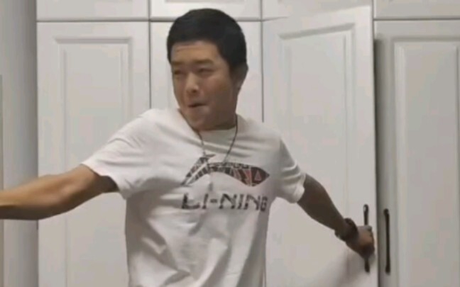 Saat guru minta semua hafal puisi kuno di grup, malah ketemu Li Bai sungguhan!