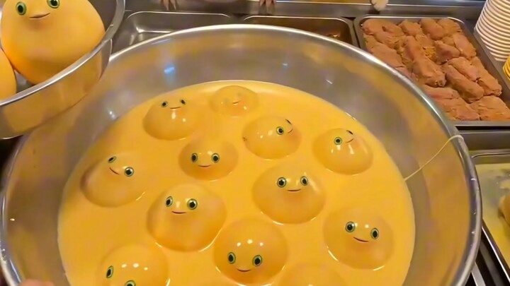 [Street Stall at the Thunder Night Market] Today I’m selling delightfully chewy milk tarts—the secre