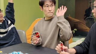 举手，他没喊UNO！罚两张！