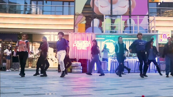 [Super-real cover of SEVENTEEN -Ready to love] Rumors debunked! The stage costumes that Junpachi bro