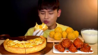 MUKBANG Chicago Pizza với gà viên phô mai #mukbang #asmr
