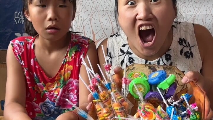 Ai có nhiều kẹo hơn?