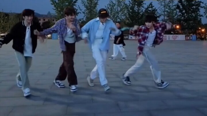 When a group has an E-person lead dancer