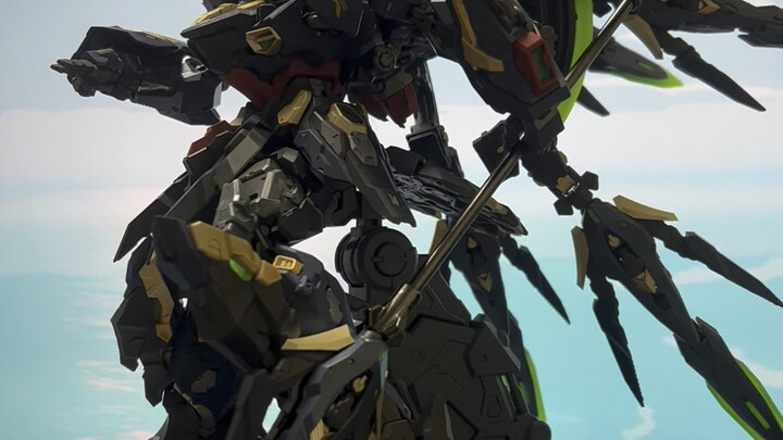 มันหล่อจริงๆ ออกแบบได้รุนแรงและรอบคอบมาก น่าเสียดาย