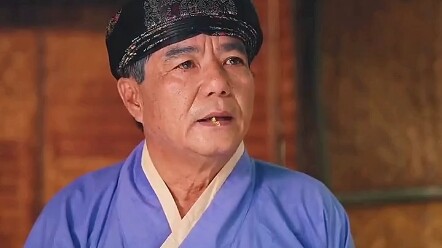 The elderly man was sealed in the Living Dead Tomb and is about to pass away.