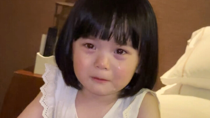 นี่แหละใช่ไหมที่ในนิยายบอกว่าดอกลี่ฮวาเปียกน้ำค้าง แค่เห็นก็รู้สึกสงสารแล้ว