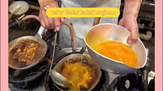 kakek sugiono masak telur