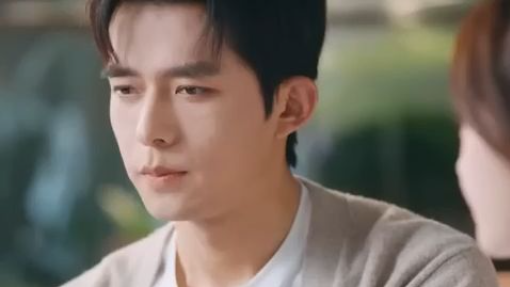 Tak sengaja aku menikah dengan bos CEO 8tahun lebih tua,dia jatuh cinta